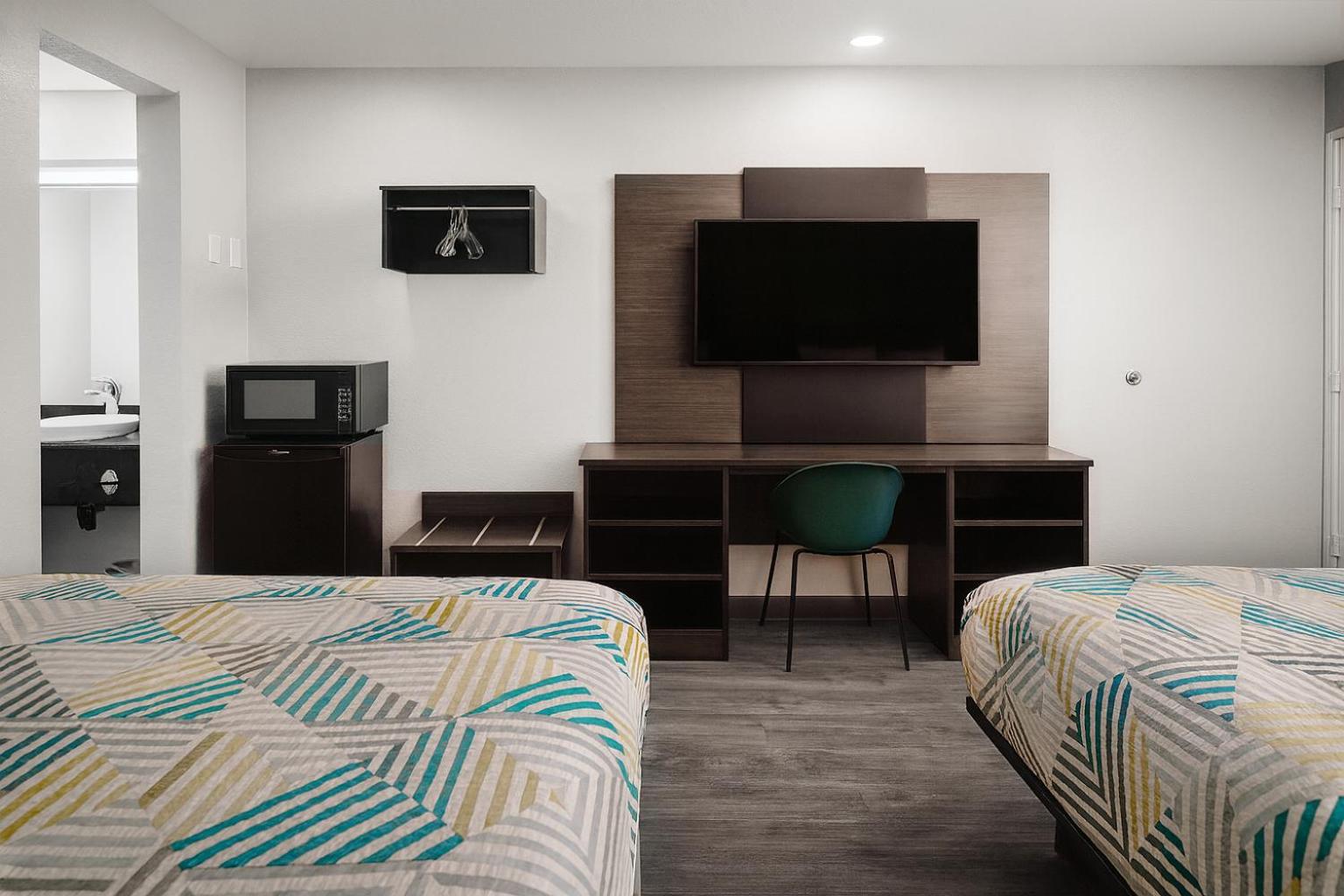غرفة ديلوكس رباعية، Motel6 Westminster, CA - North 6/10