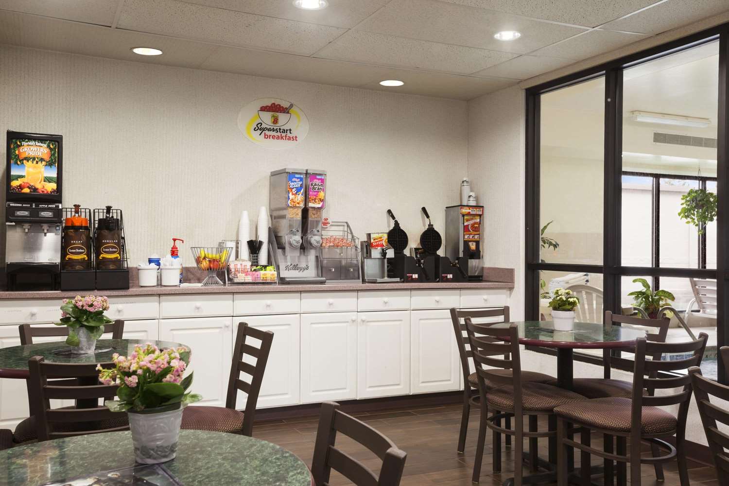 Super 8 By Wyndham Aurora/Naperville Area 32/39