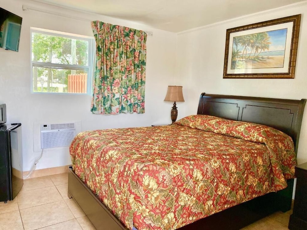 Glades Motel 2/23