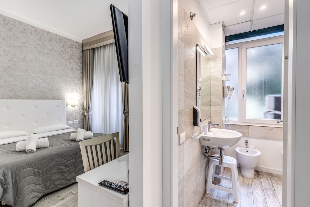 Gardenia Suite 25/25