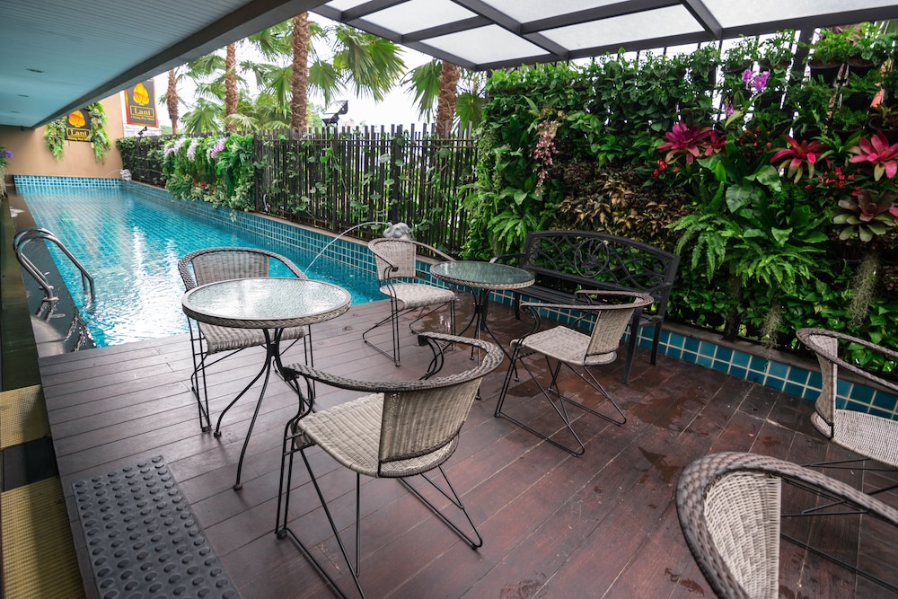 Lani Chiang Mai Hotel 55/59