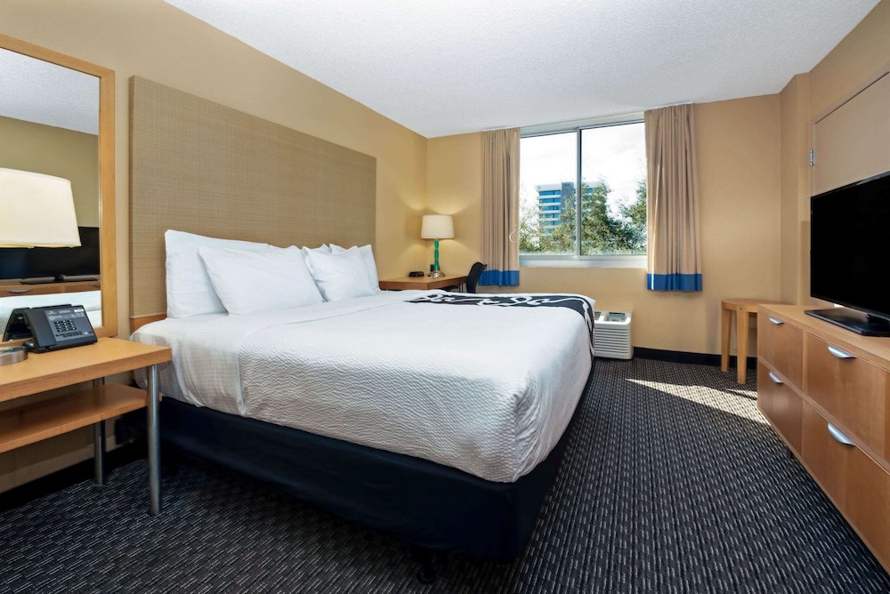 La Quinta Inn Suites By Wyndham West Palm Beach Airport 23/50