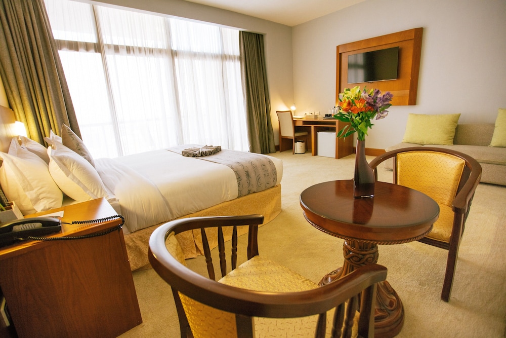 AZZEMAN HOTEL 31/49