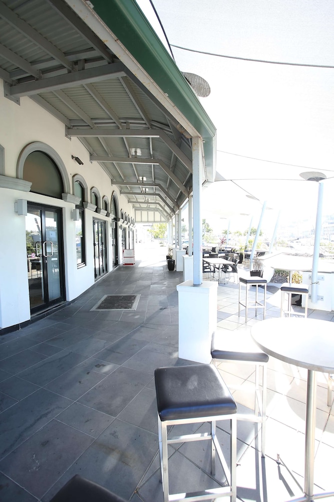 Oaks Townsville Metropole Hotel 5/69