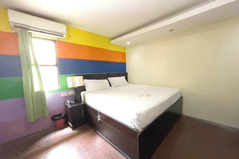 Fave Hotel Angeles City 21/37