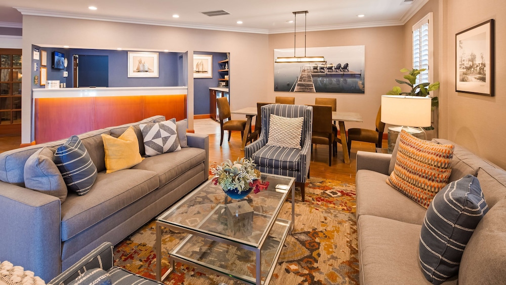 Best Western Plus White Bear Country Inn 29/47
