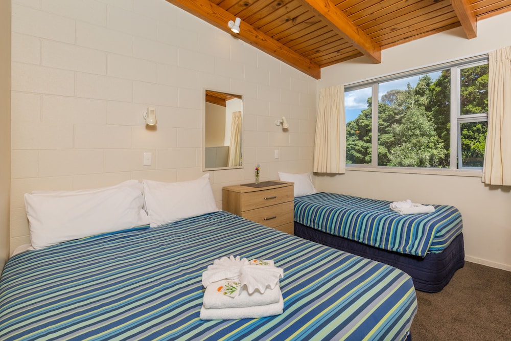 Aloha Seaview Resort Motel 18/68