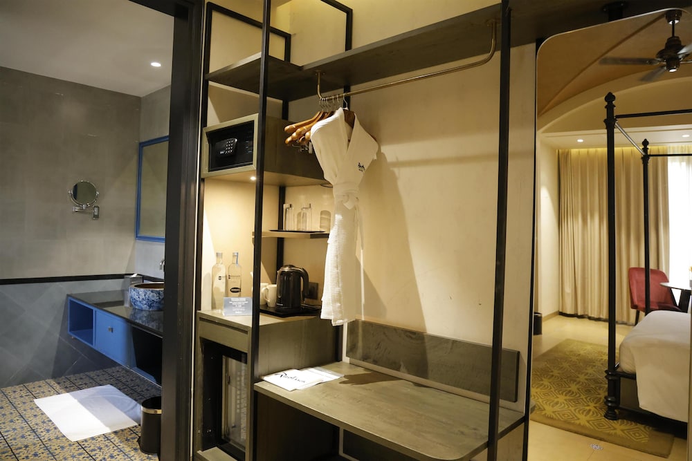 فيلا بسرير كينج بشرفة، Radisson Resort & Spa Kandla 6/6