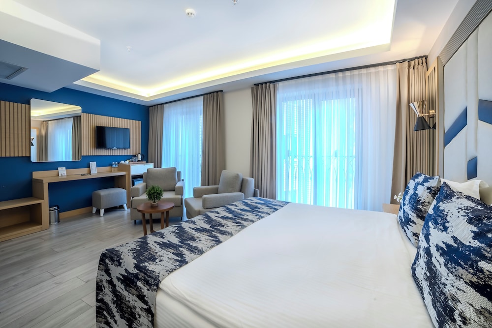 غرفة عائلية رباعية بسرير كوين مع أريكة، Downtown Sirkeci Hotel 8/10
