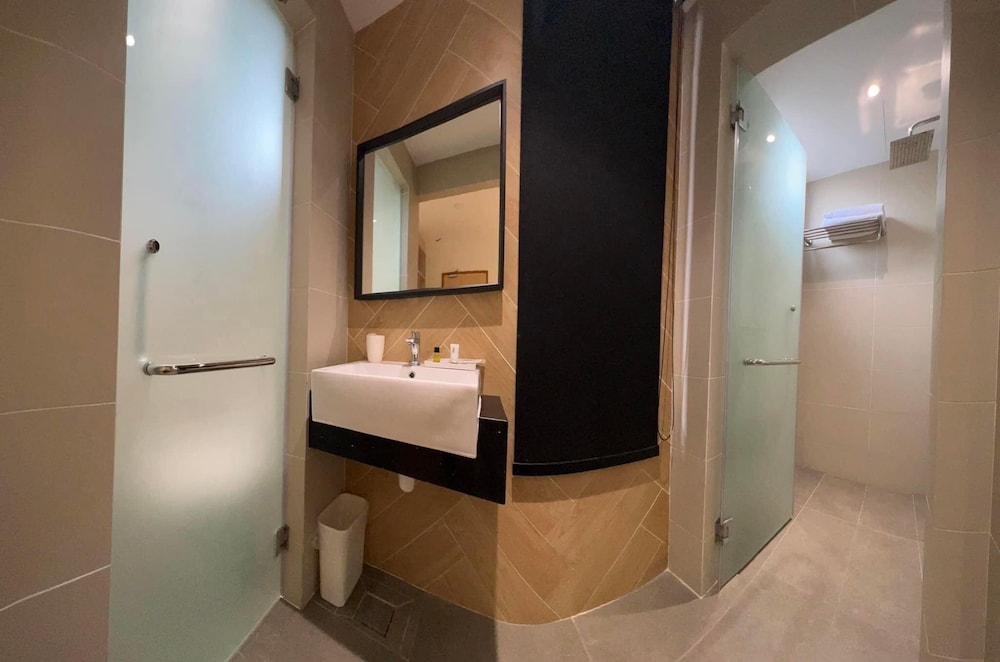 MIYABI HOTEL PERMAS 45/50