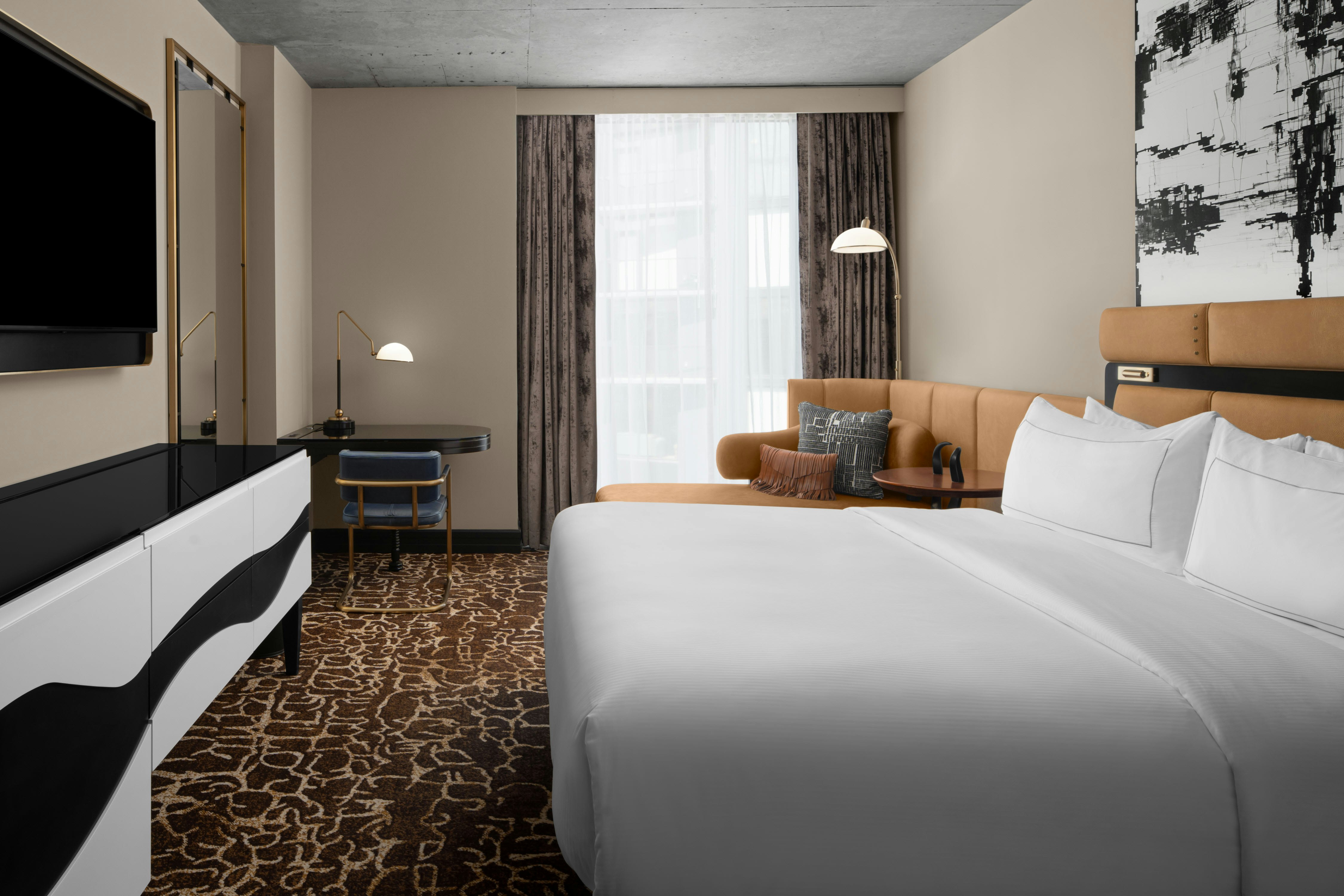 ROOM, KING BED, CITY VIEW, ACCESSIBLE