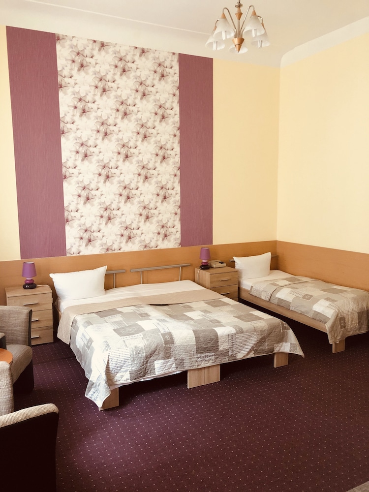 Castell Hotel 27/49