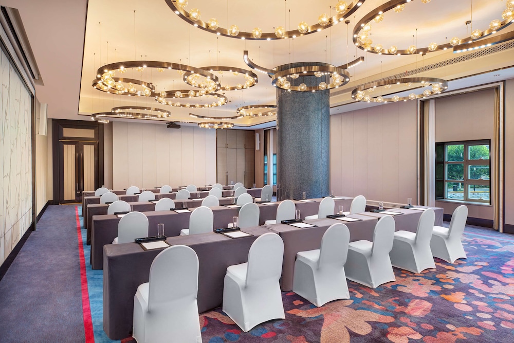 Radisson Collection Hotel Xin Guo Shanghai 41/48