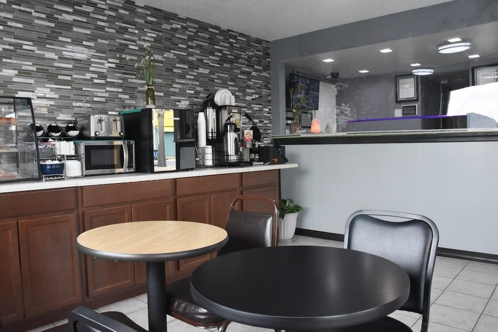 Americas Best Value Inn St George Sc 12/16