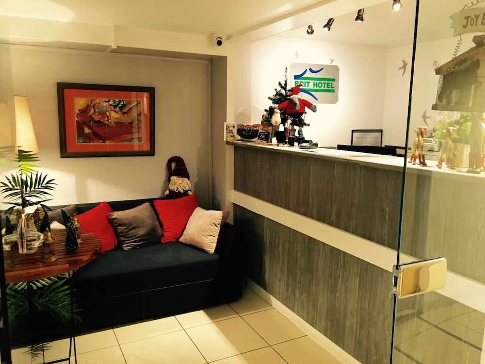 Brit Hotel Bosquet 21/27