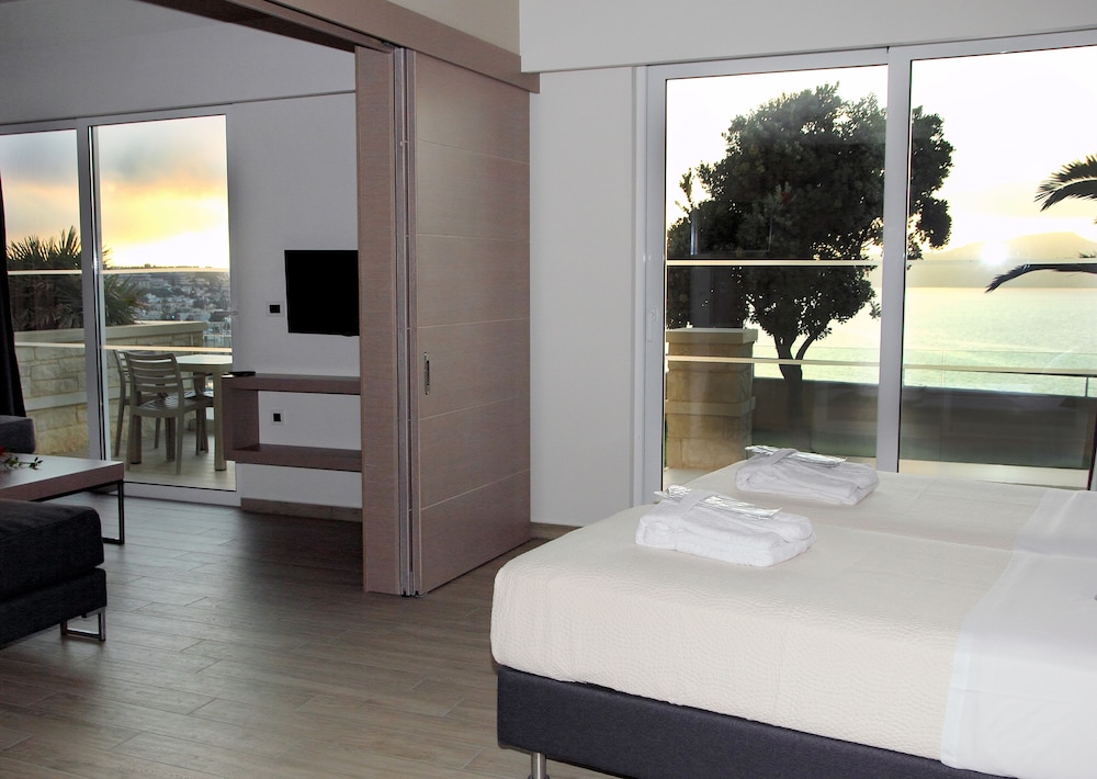 Renieris Hotel 10/75