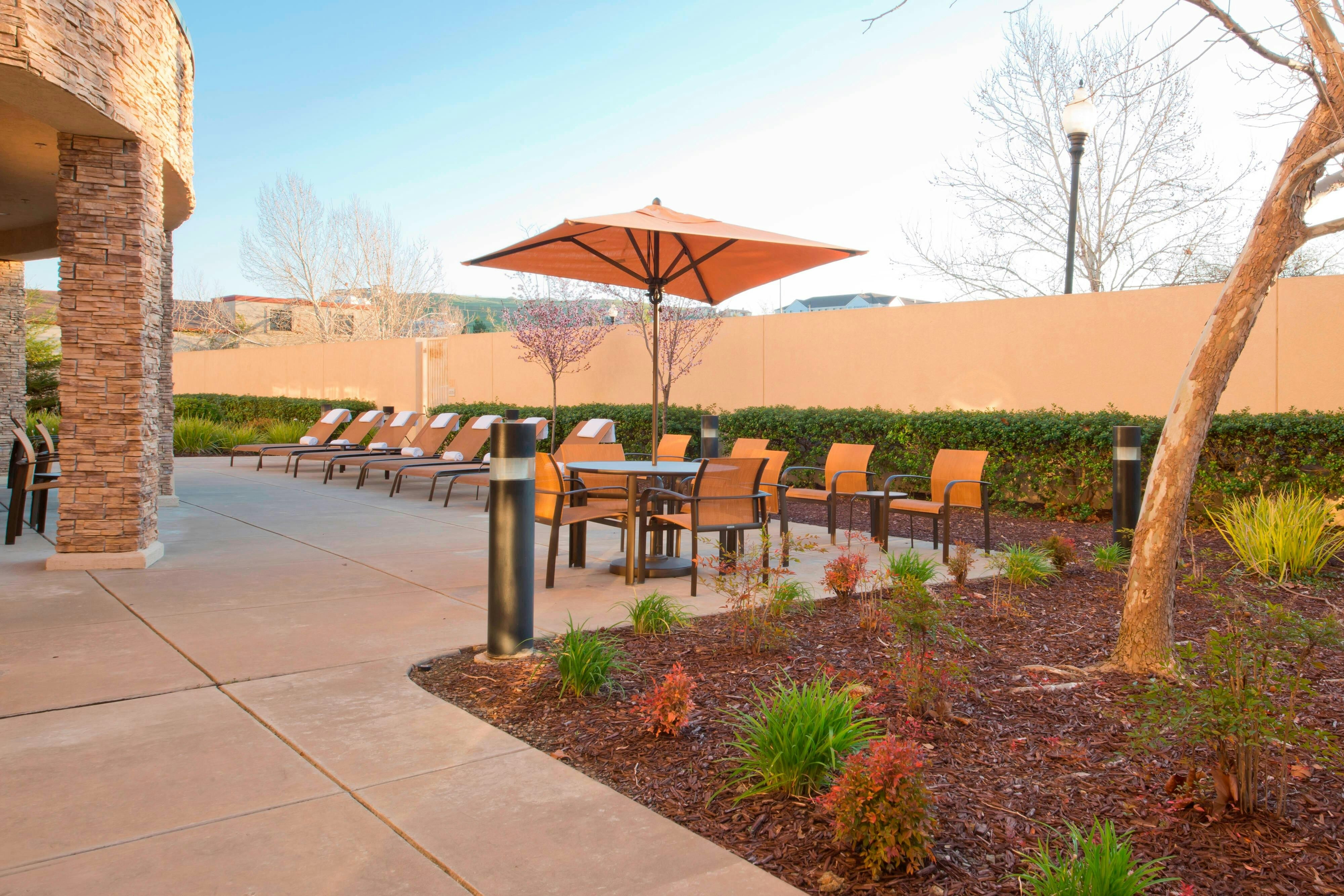 Courtyard Sacramento Folsom 18/18