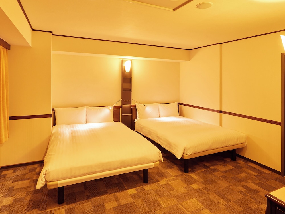 DELUXE, TWIN BEDS, SMOKING