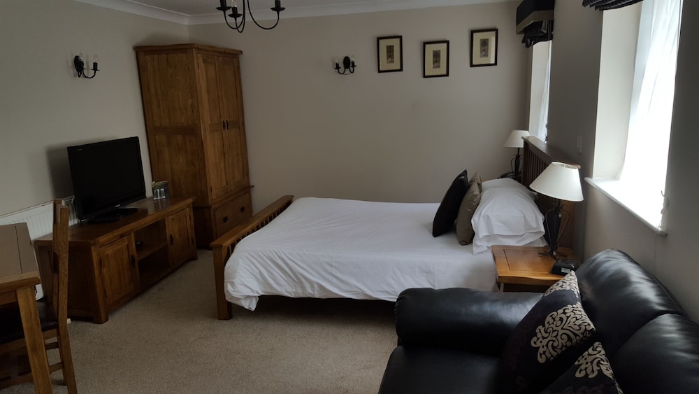 OYO Flagship Nant Ddu Lodge Hotel & Spa 14/70