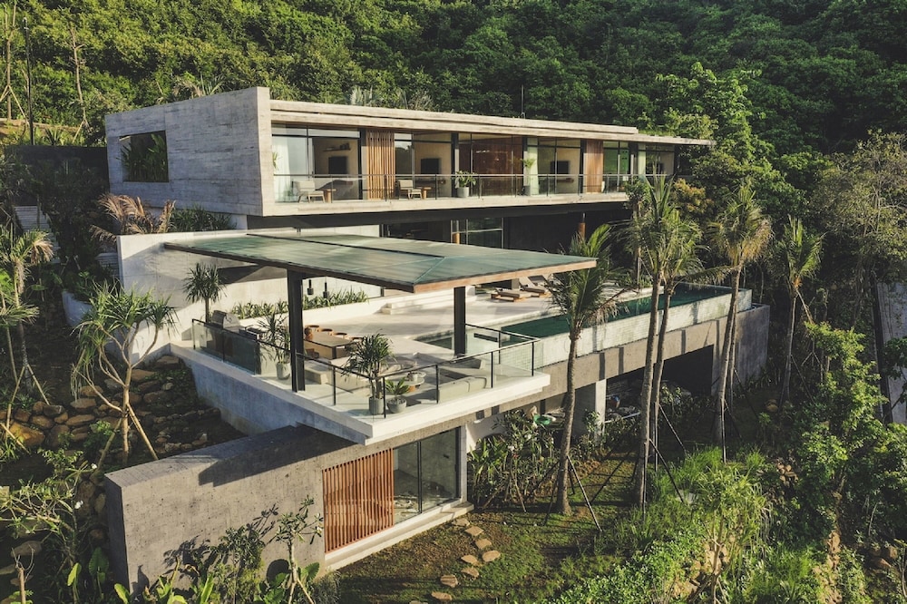 Tampah Hills 6/60