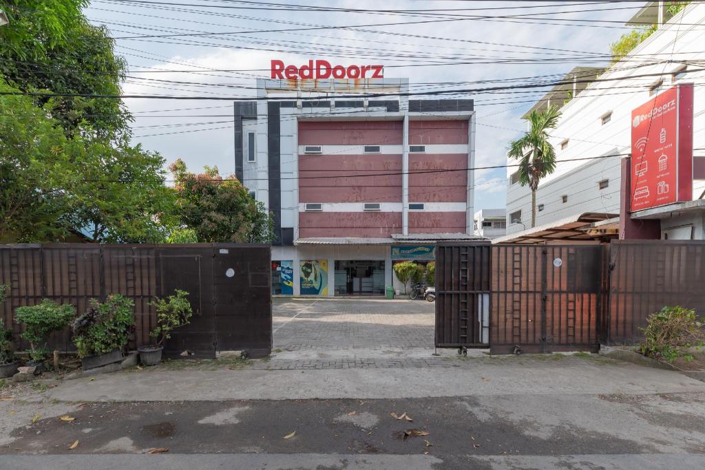 Reddoorz @ Jalan Krakatau Medan 9/60