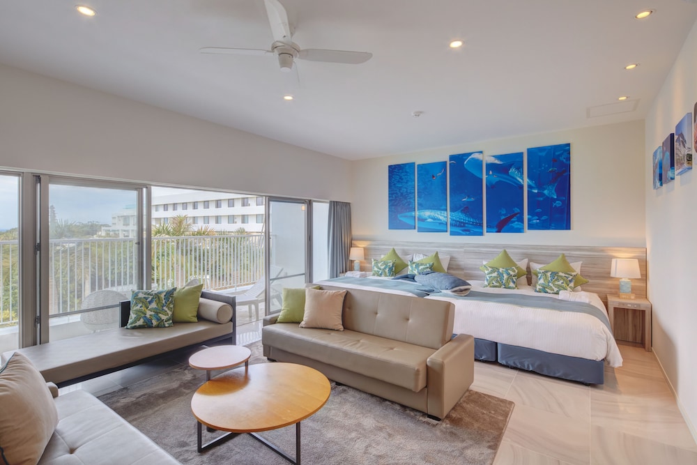 Royal View Hotel Churaumi 28/42
