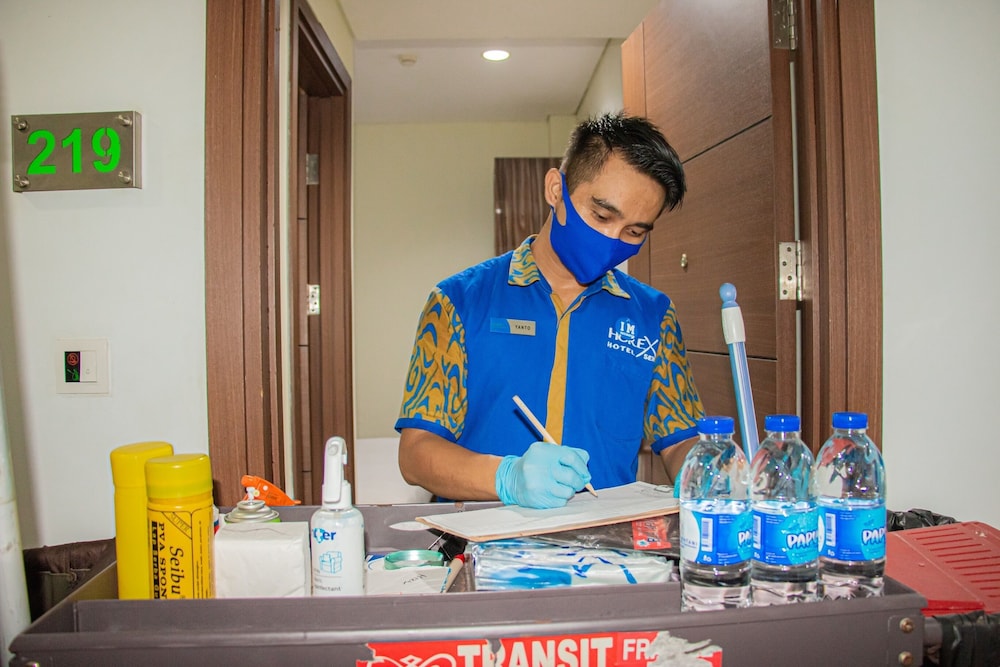 Horison Express Sentani 12/63