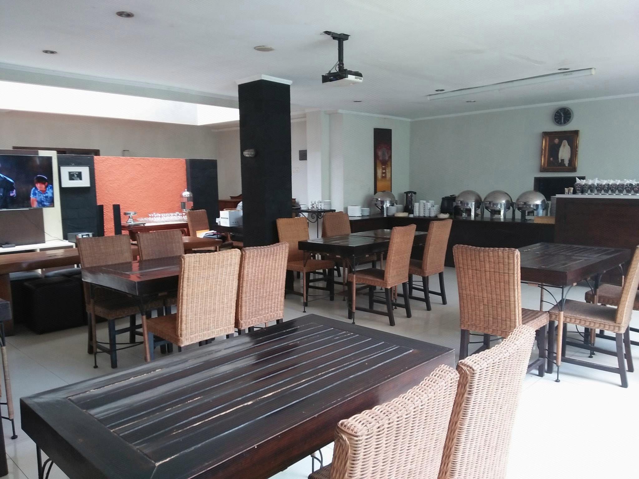 Hotel Emaki Jatinangor 21/31