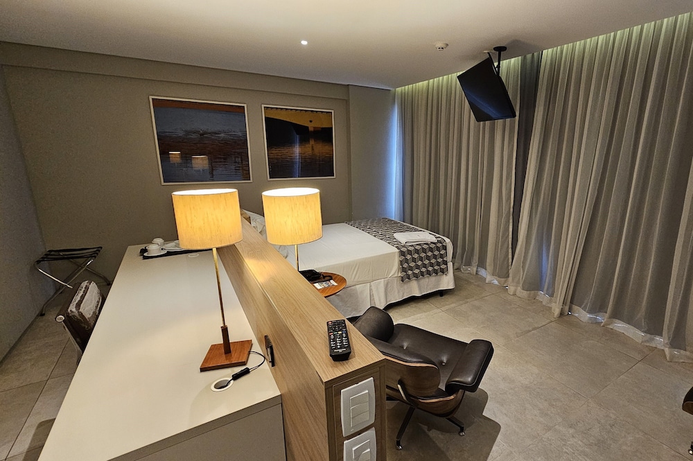 Silverton Paiva Experience Flat 10/29