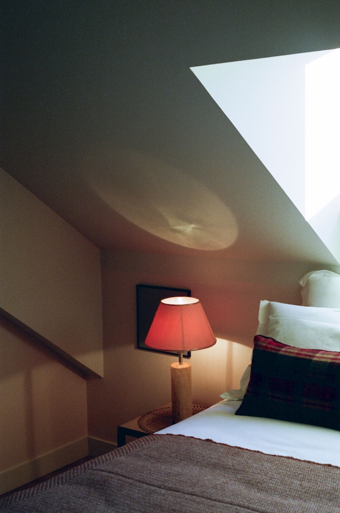 Hotel Habituel 8/63