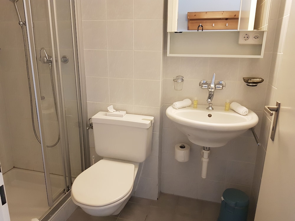 Spengler Hostel 28/29