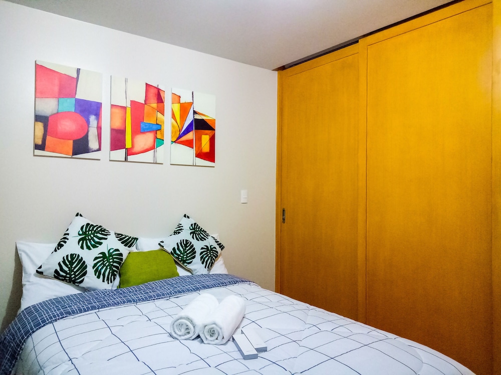 One Uptown Residence Bgc 32/50