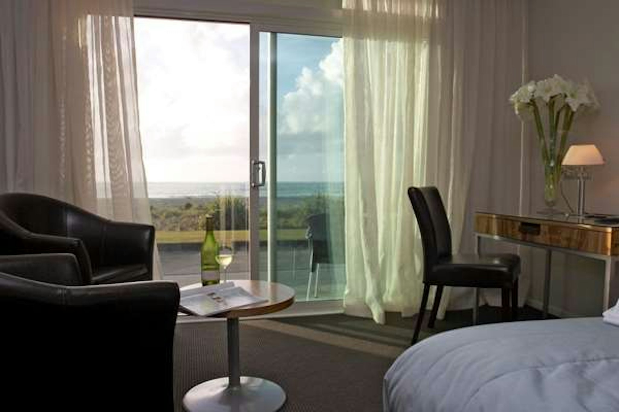 Beachfront Hotel 5/12