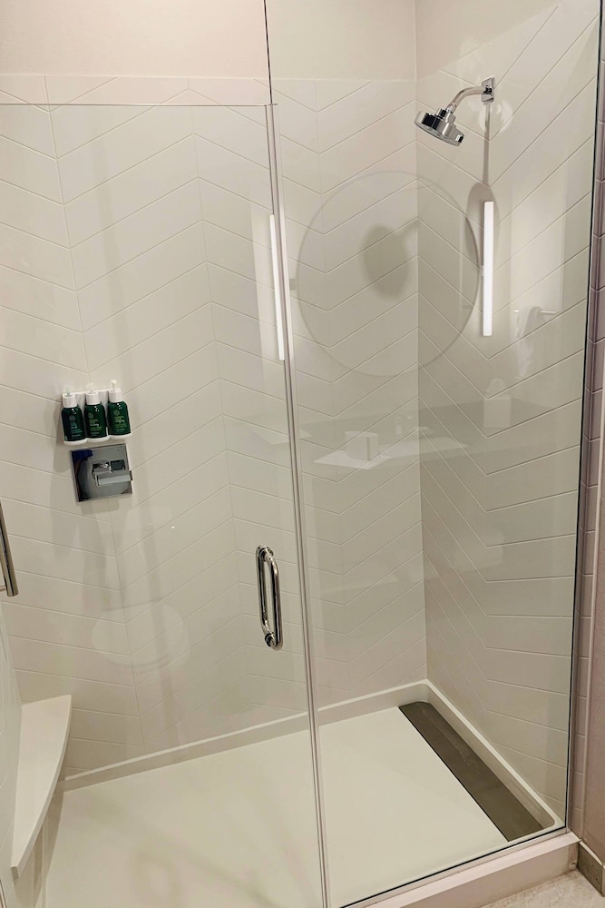 Fairfield Inn & Suites by Marriott Whitewater 12/38