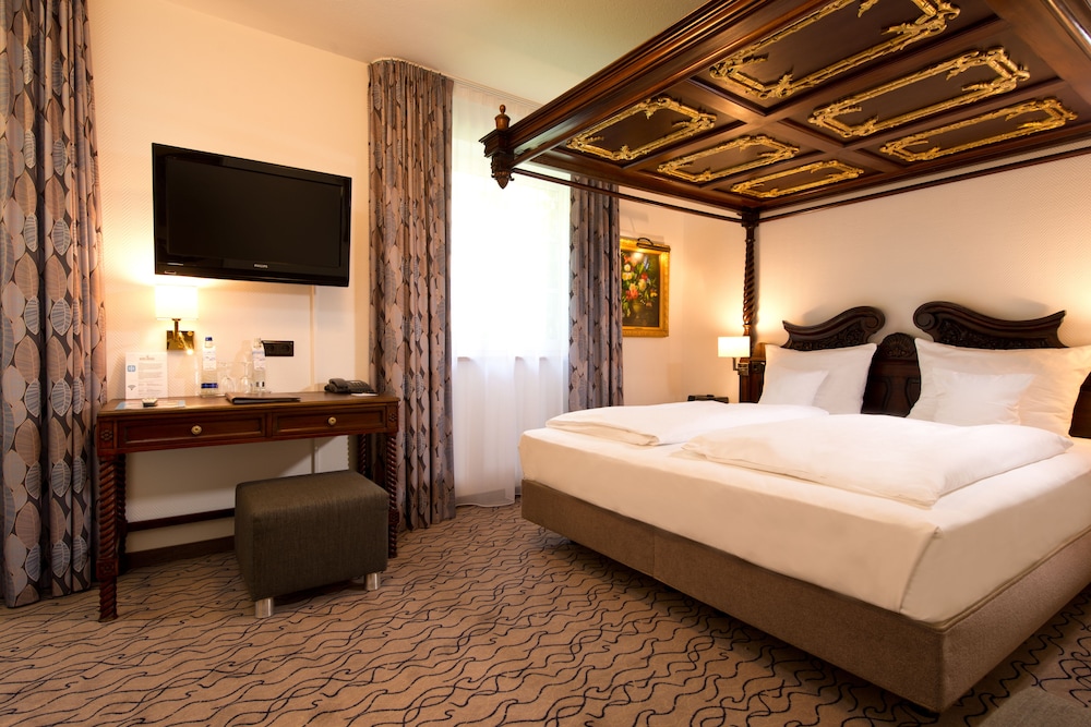 Kings Hotel Center 24/66