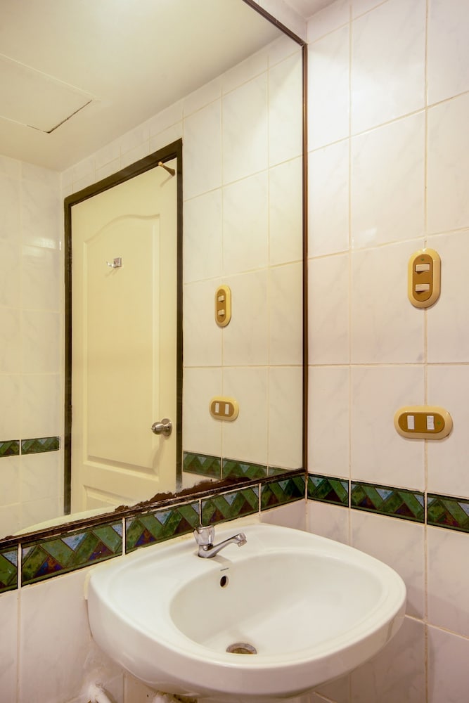 Palladium Suites 49/49