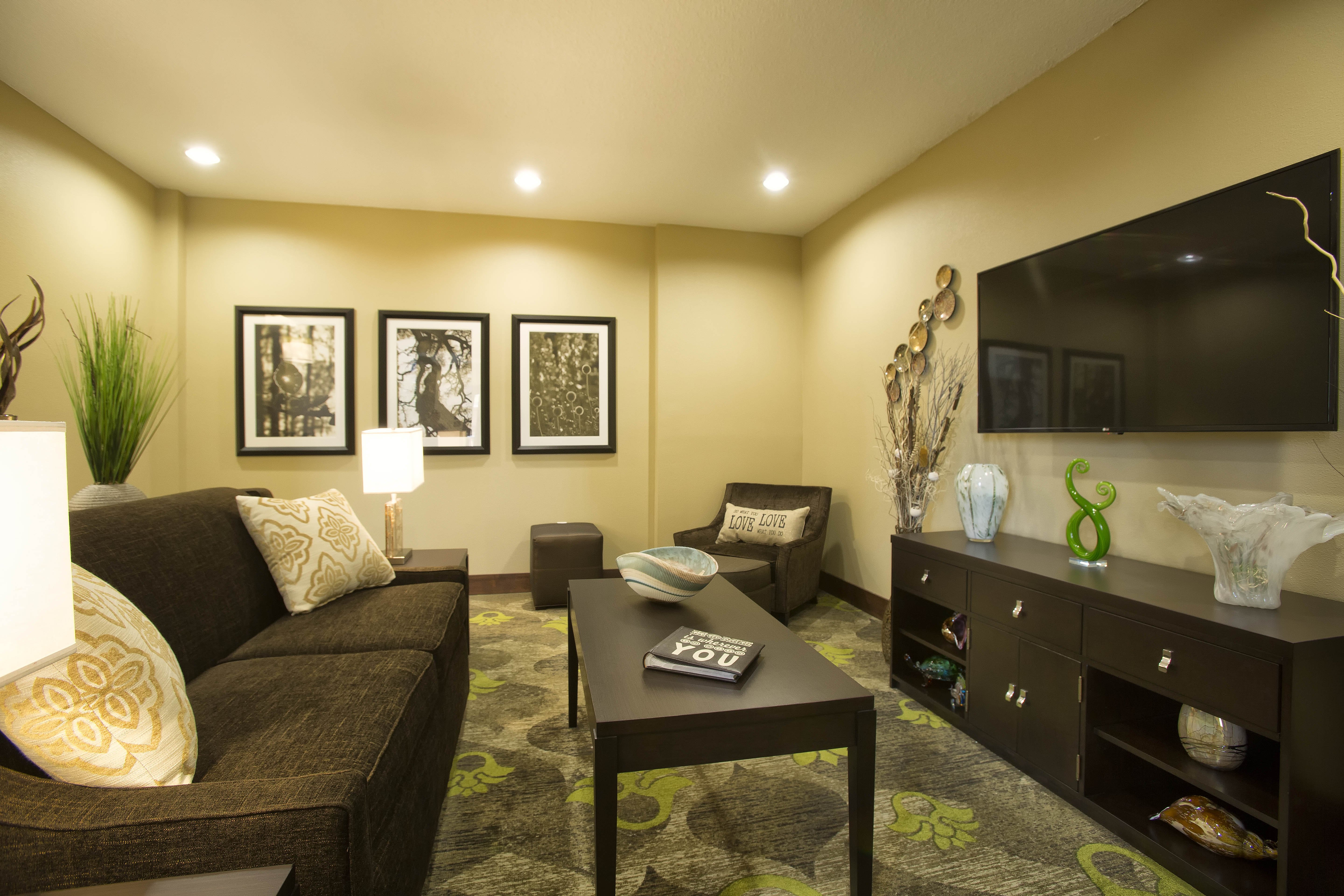 Staybridge Suites Orlando At Seaworld 19/50