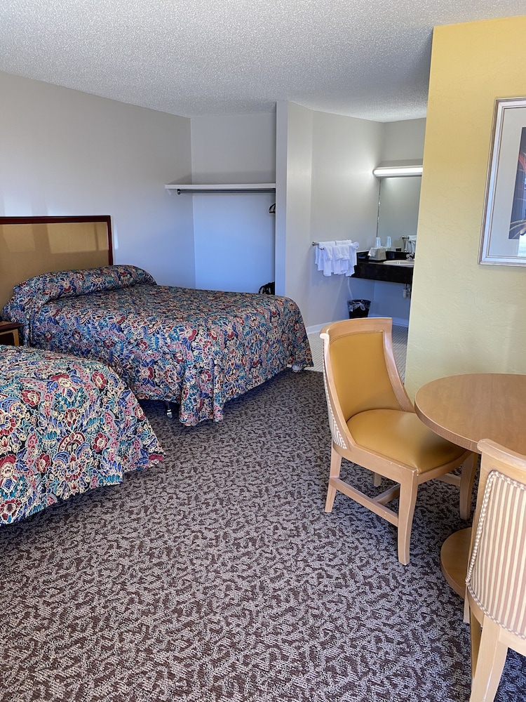 Dunes Inn 10/61