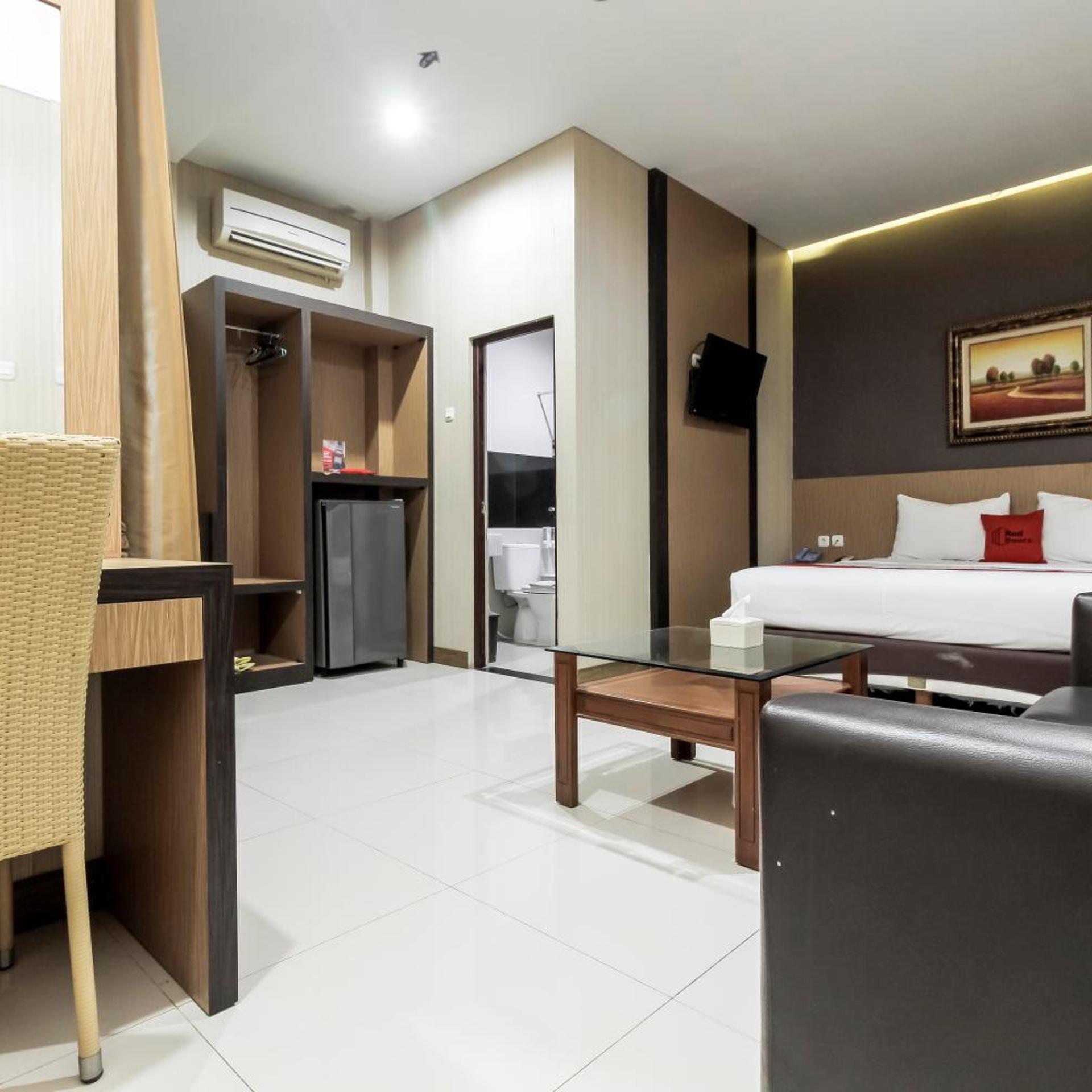 Reddoorz Plus @ Tuparev Cirebon 45/62
