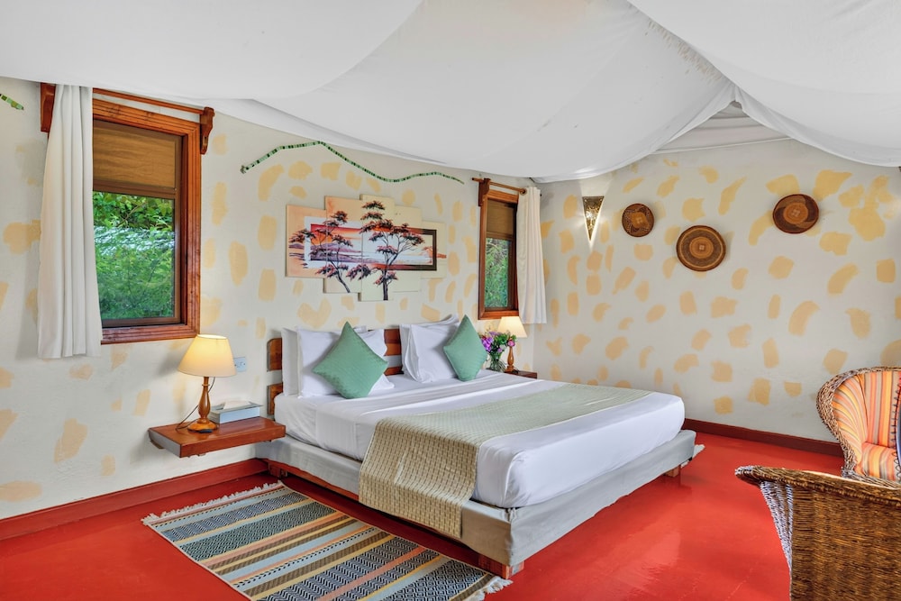 PrideInn Mara Camp 12/50