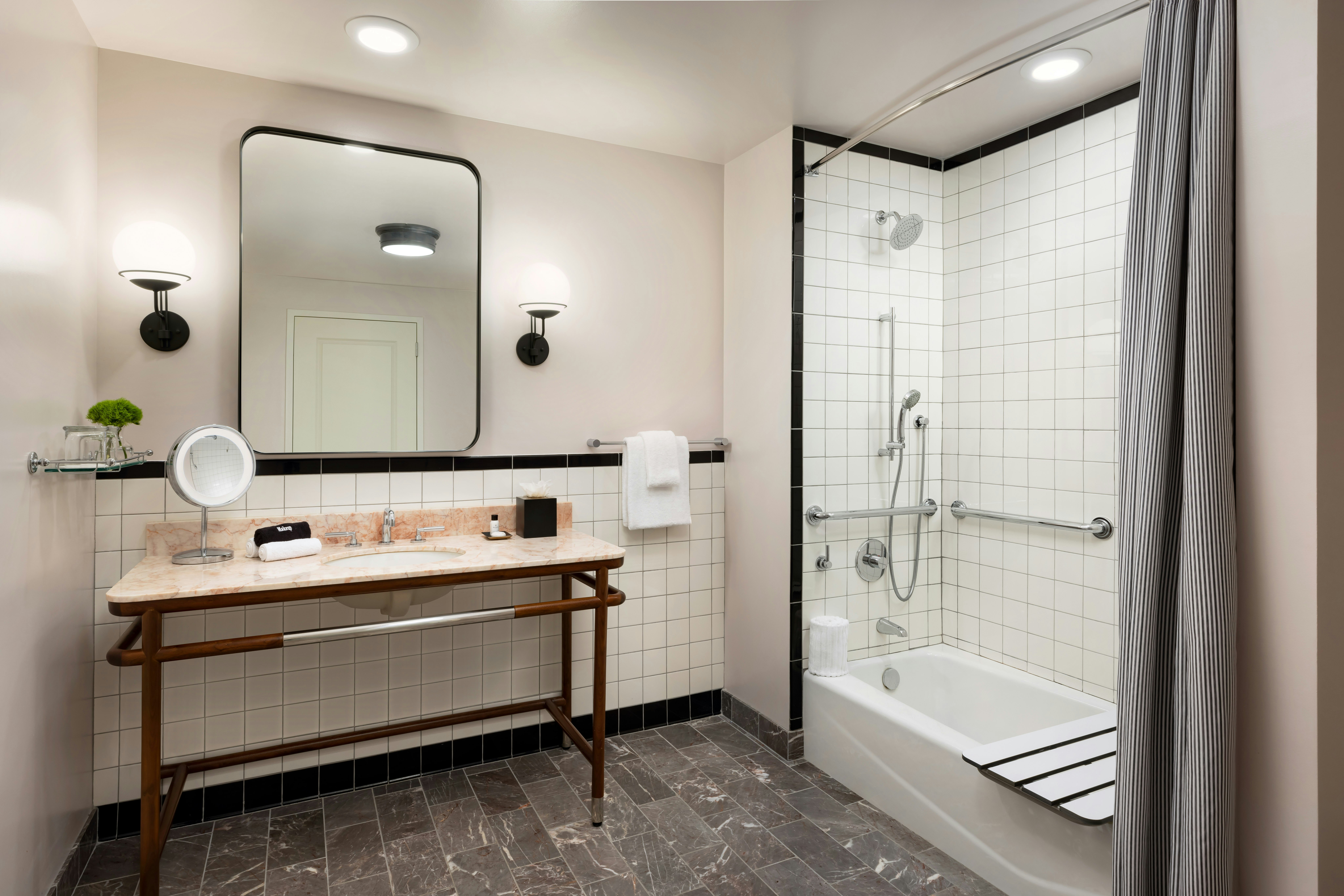ROOM, 2 QUEEN BEDS, ACCESSIBLE