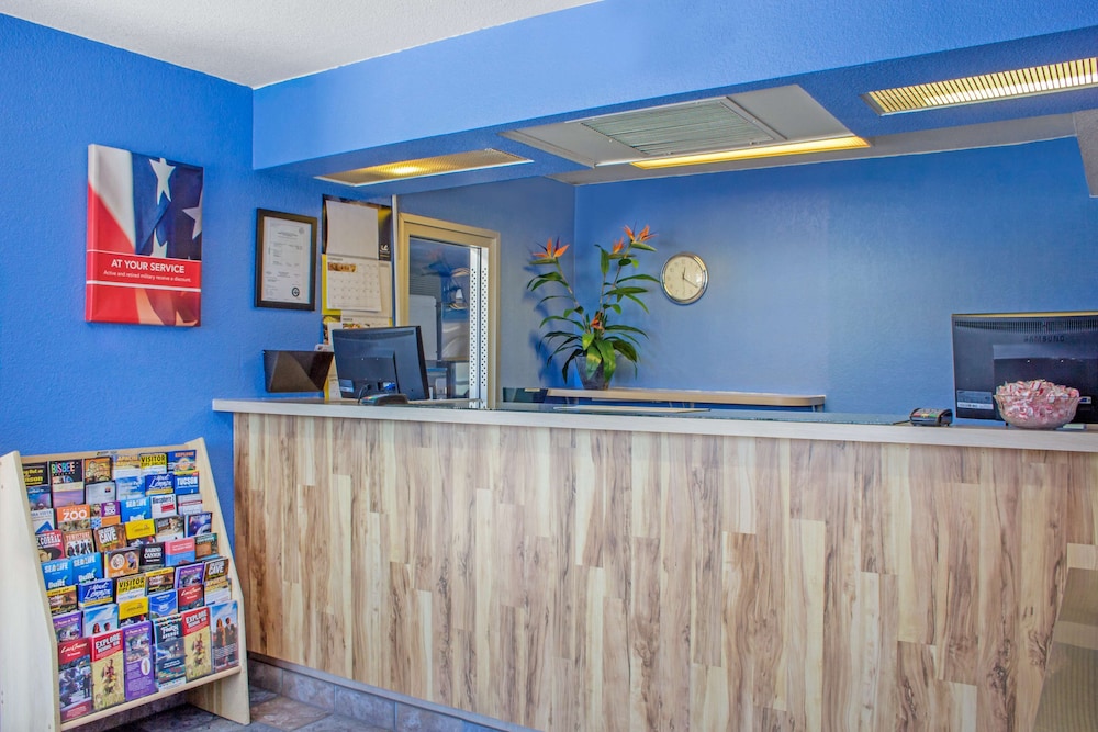 Knights Inn Sierra Vista East Fry 12/40