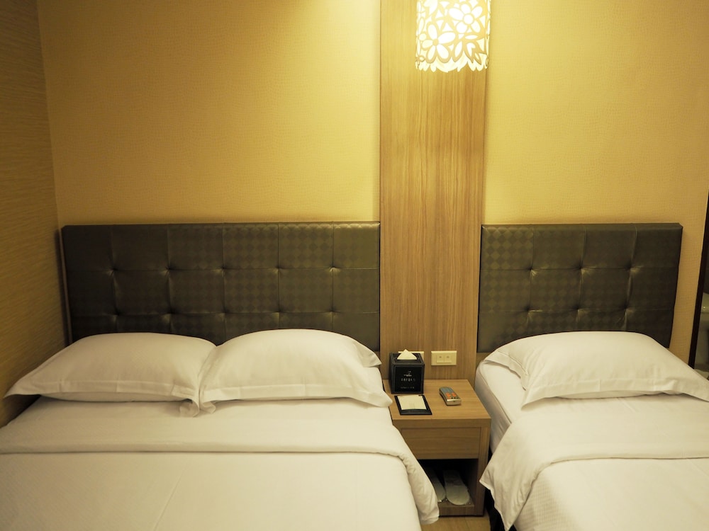 The Riverside Hotel Hengchun 32/60