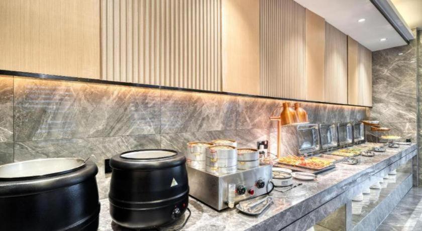 GreenTree Inn HuZhou AnJi YingBin Avenue Express Hotel 37/43
