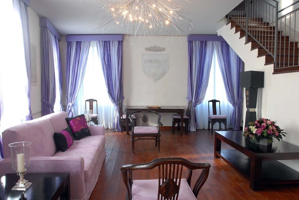 Castello Di Pontebosio Luxury Resort 25/50