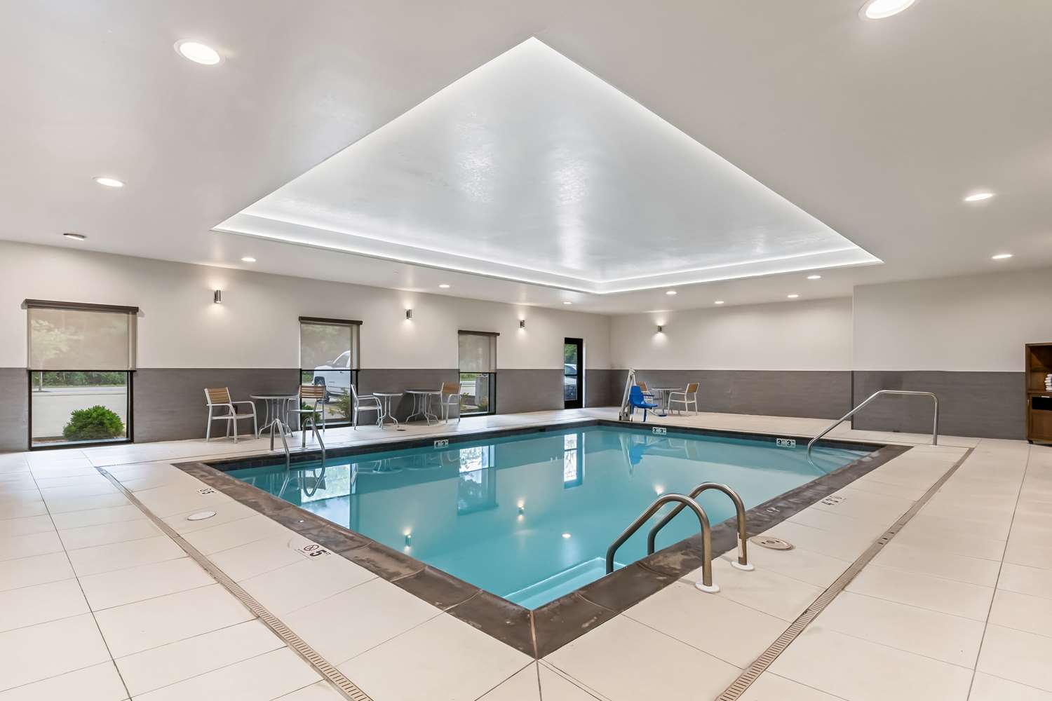 Comfort Suites Columbia I-65 17/47