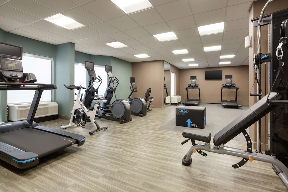 Hampton Inn & Suites Houston-Cypress Station 19/29