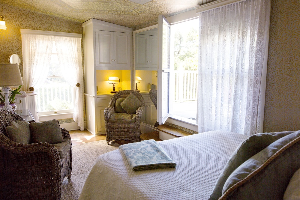 Simpson House Inn 24/50