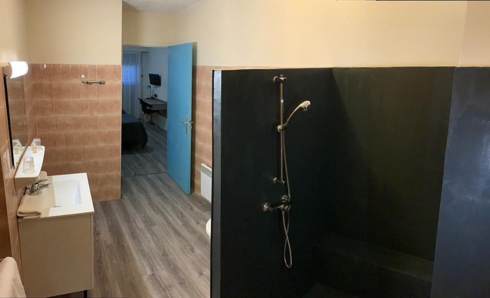 Hotel Bains Sarrailh 38/63