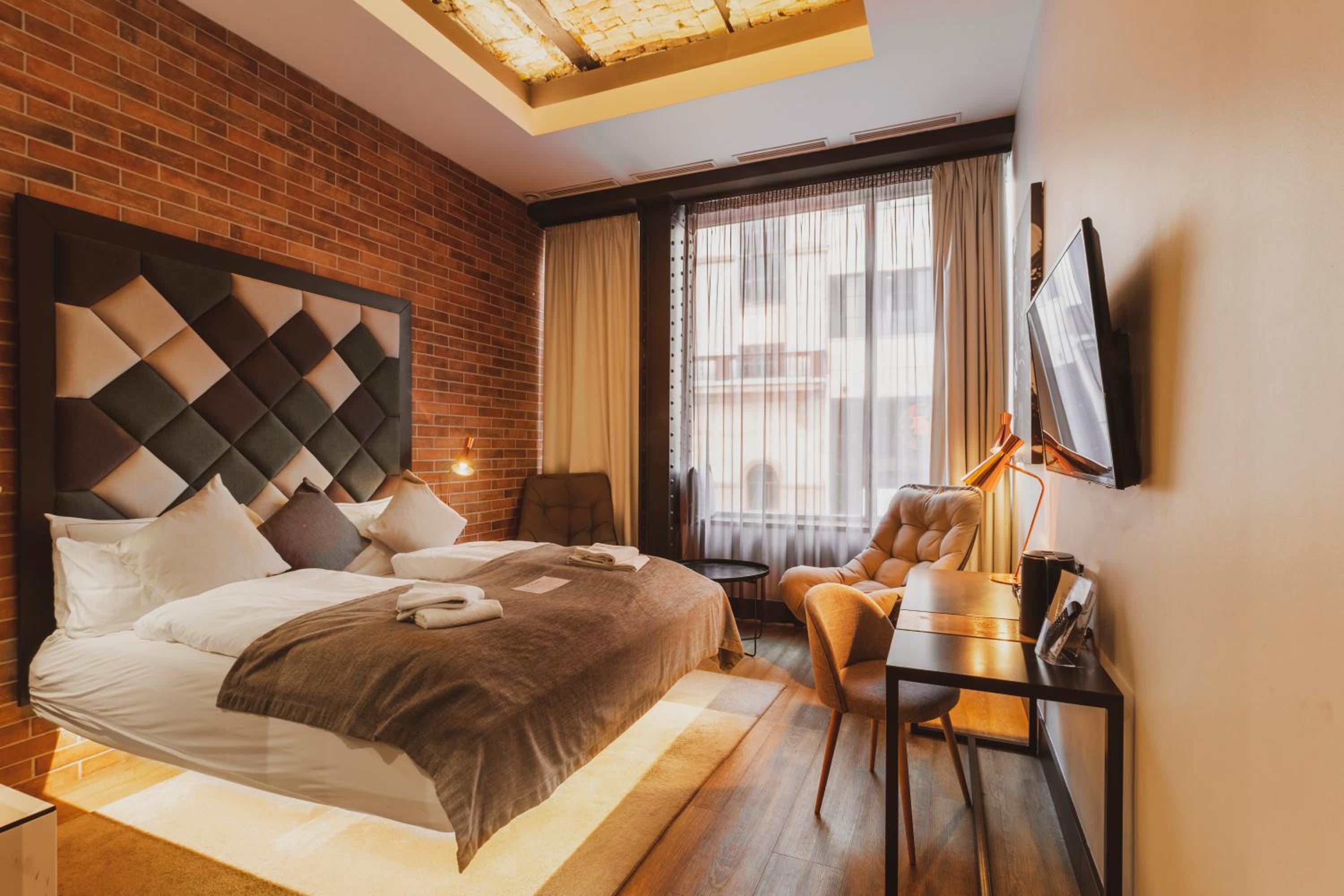 Loft, Suite, City View